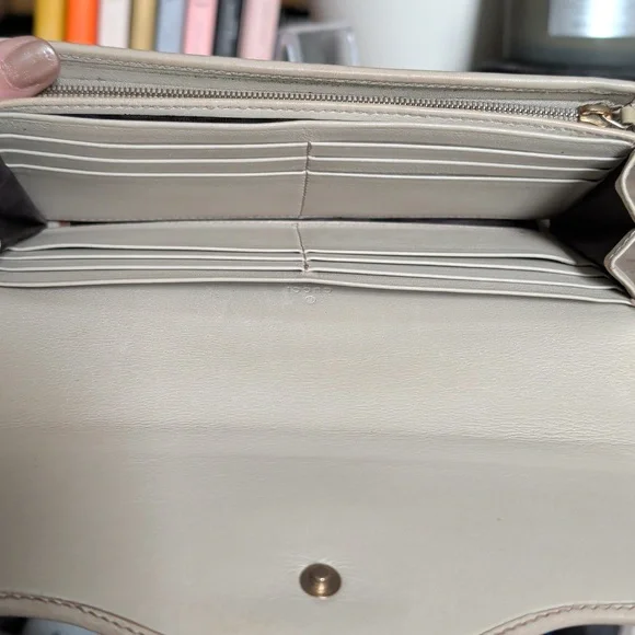 Gucci Sukey Continental Wallet - Picture 9 of 10